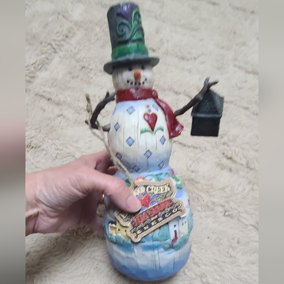 Jim Shore Heartwood Creek Snowman Figurine with Lantern, Winter's Light Figurine - Picture 13 of 15